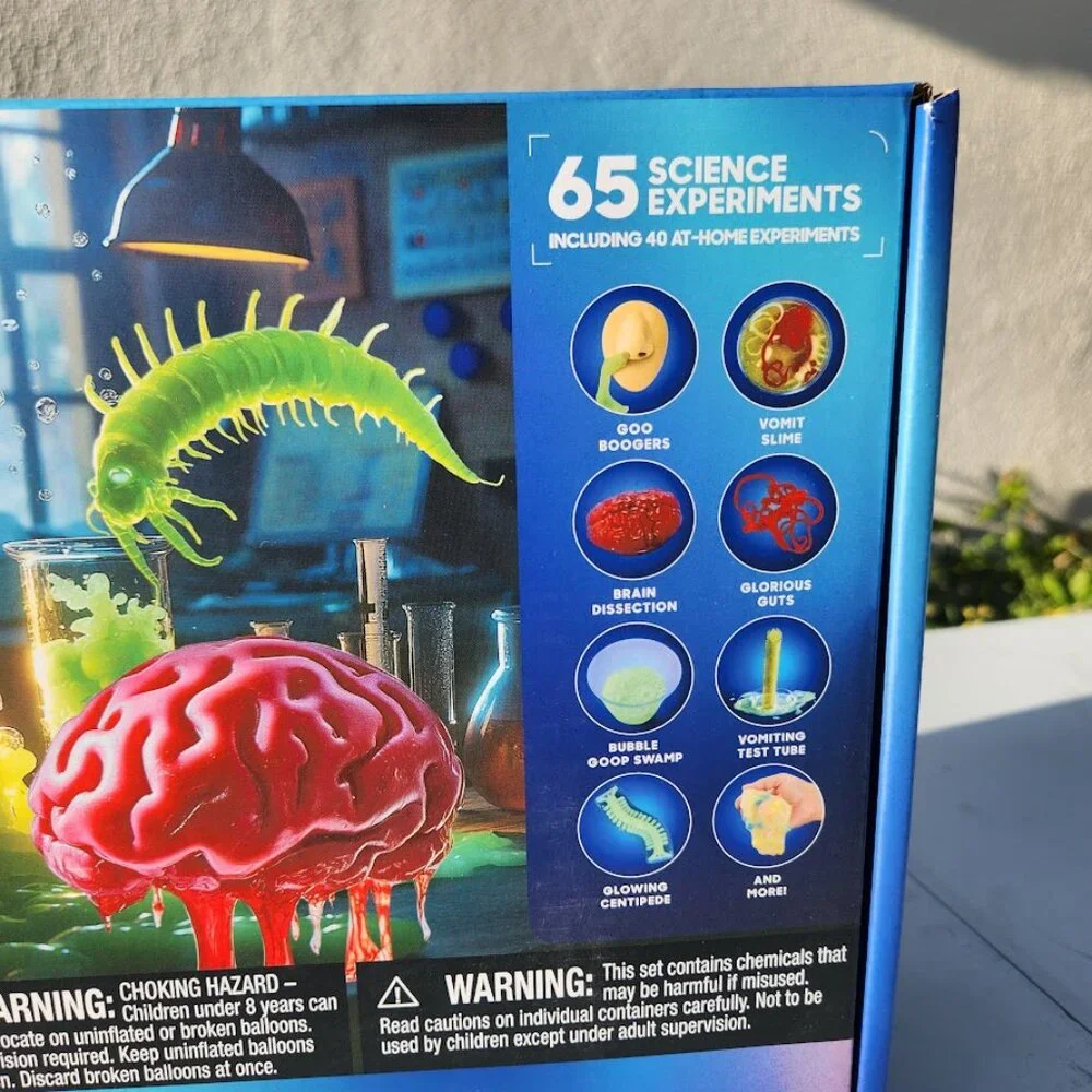 NEW Discovery Big Creepy Science Lab Kit 65 Experiments Amazing Reactions Chemis